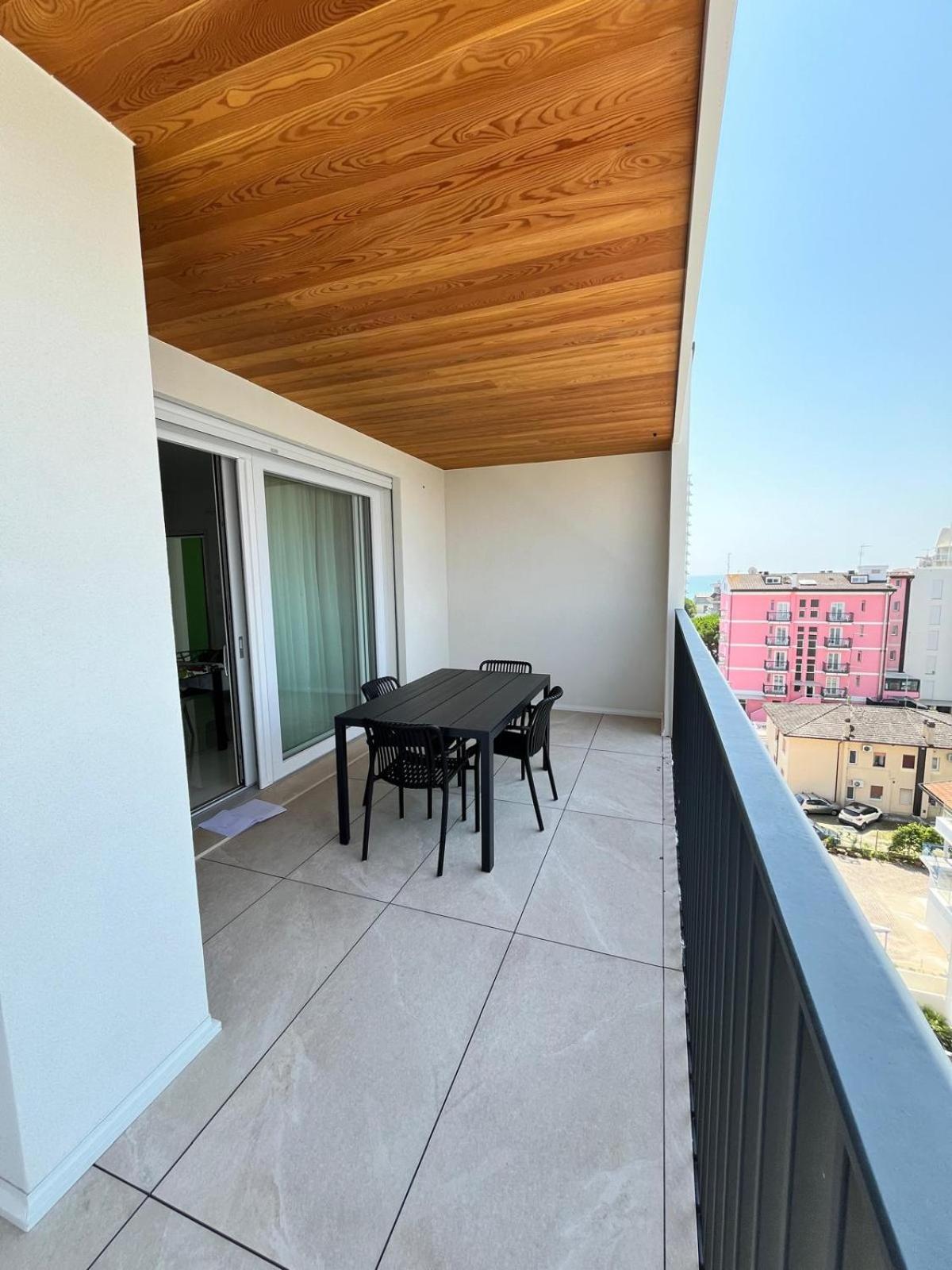 לידו די ג'סולו Beach Palace With Small Swimming Pool, Private Beach, Parking מראה חיצוני תמונה